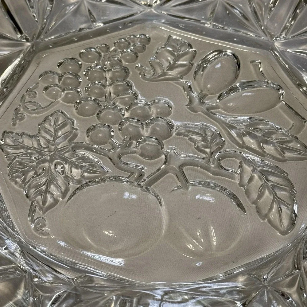 Vintage Clear Pressed Glass Fruit Bowl Grapes Apple Pear Starburst Scalloped 11